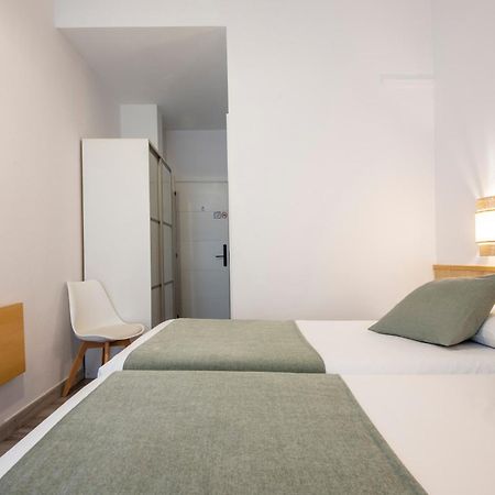 Pension Donostiarra San Sebastián Esterno foto