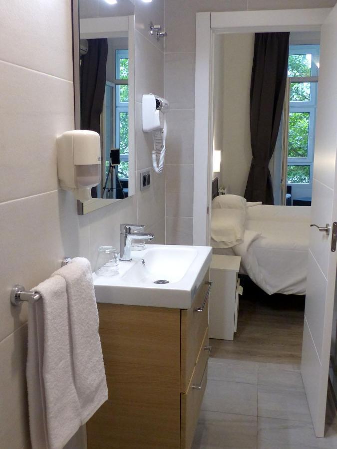 Pension Donostiarra San Sebastián Esterno foto