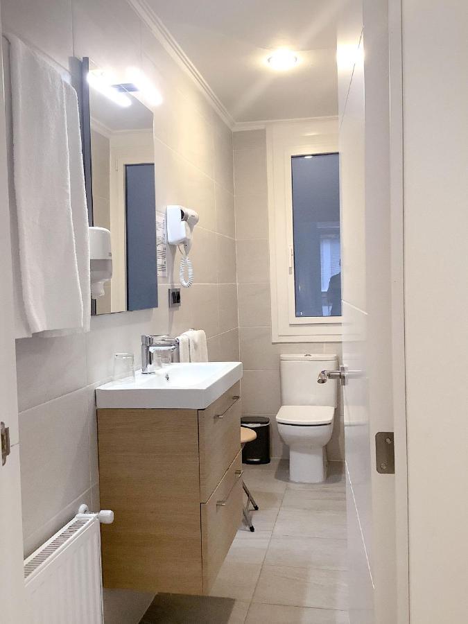 Pension Donostiarra San Sebastián Esterno foto