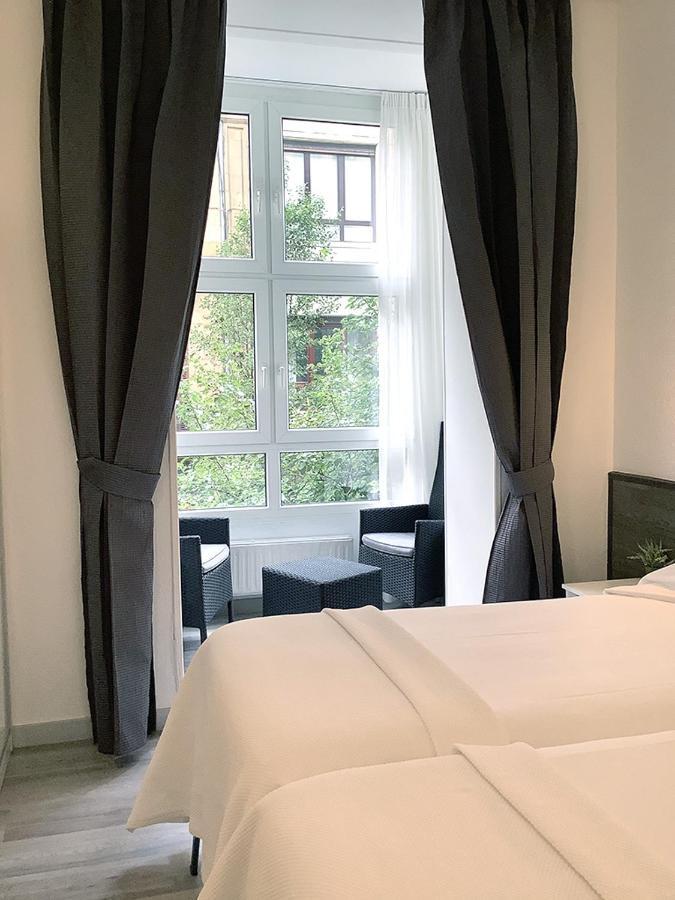 Pension Donostiarra San Sebastián Esterno foto