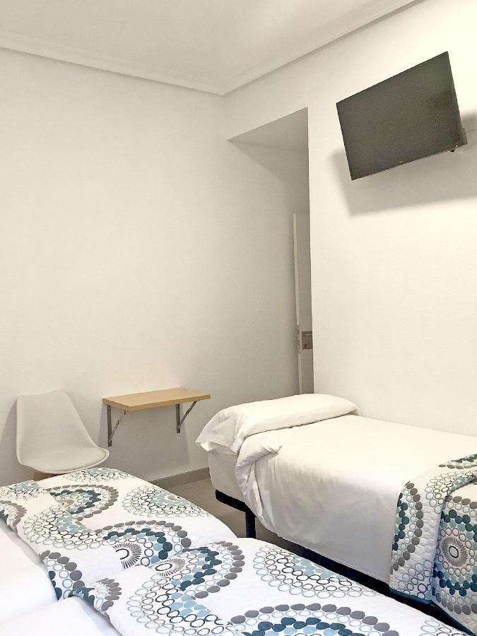 Pension Donostiarra San Sebastián Esterno foto
