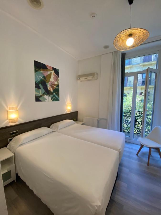 Pension Donostiarra San Sebastián Esterno foto