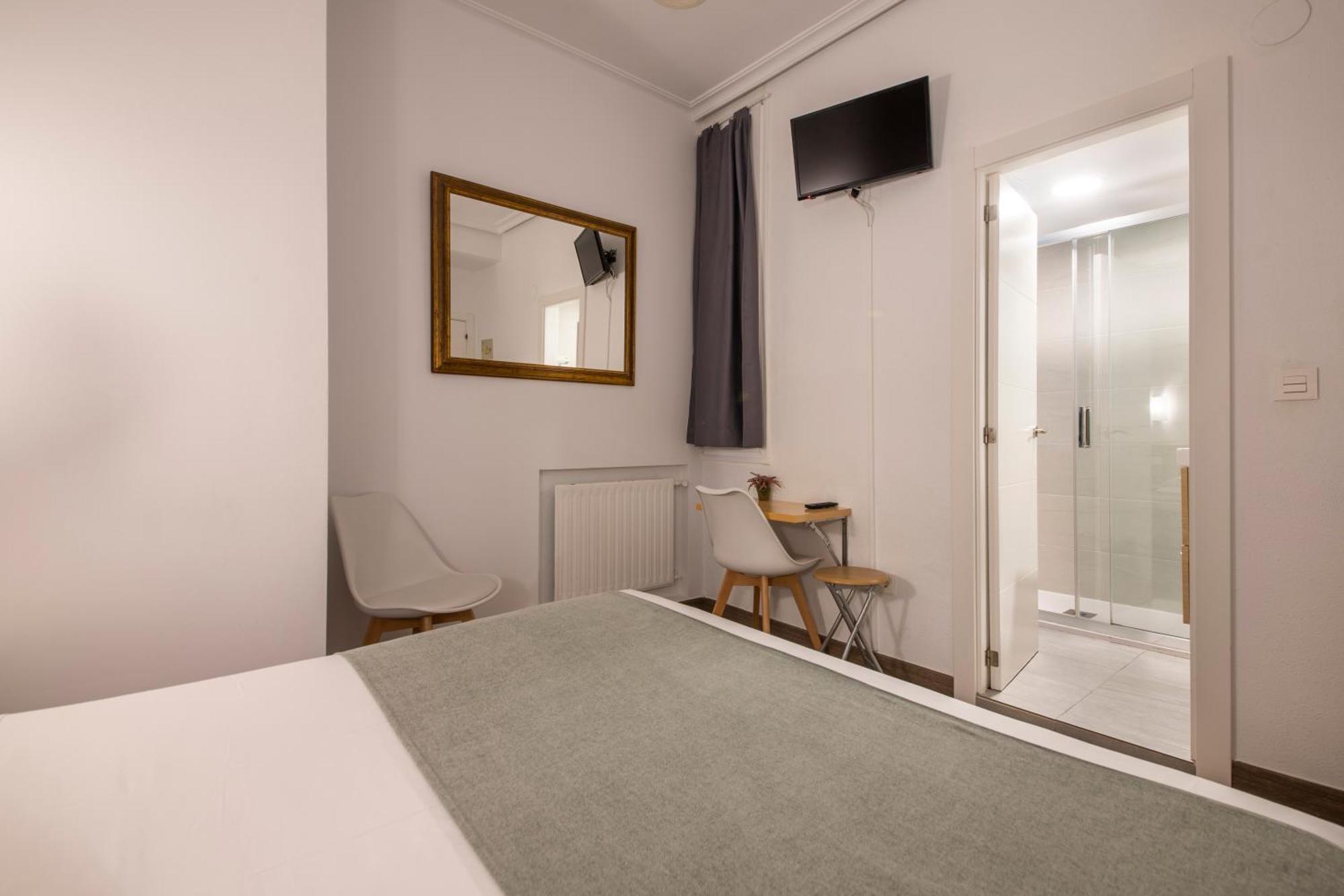 Pension Donostiarra San Sebastián Esterno foto