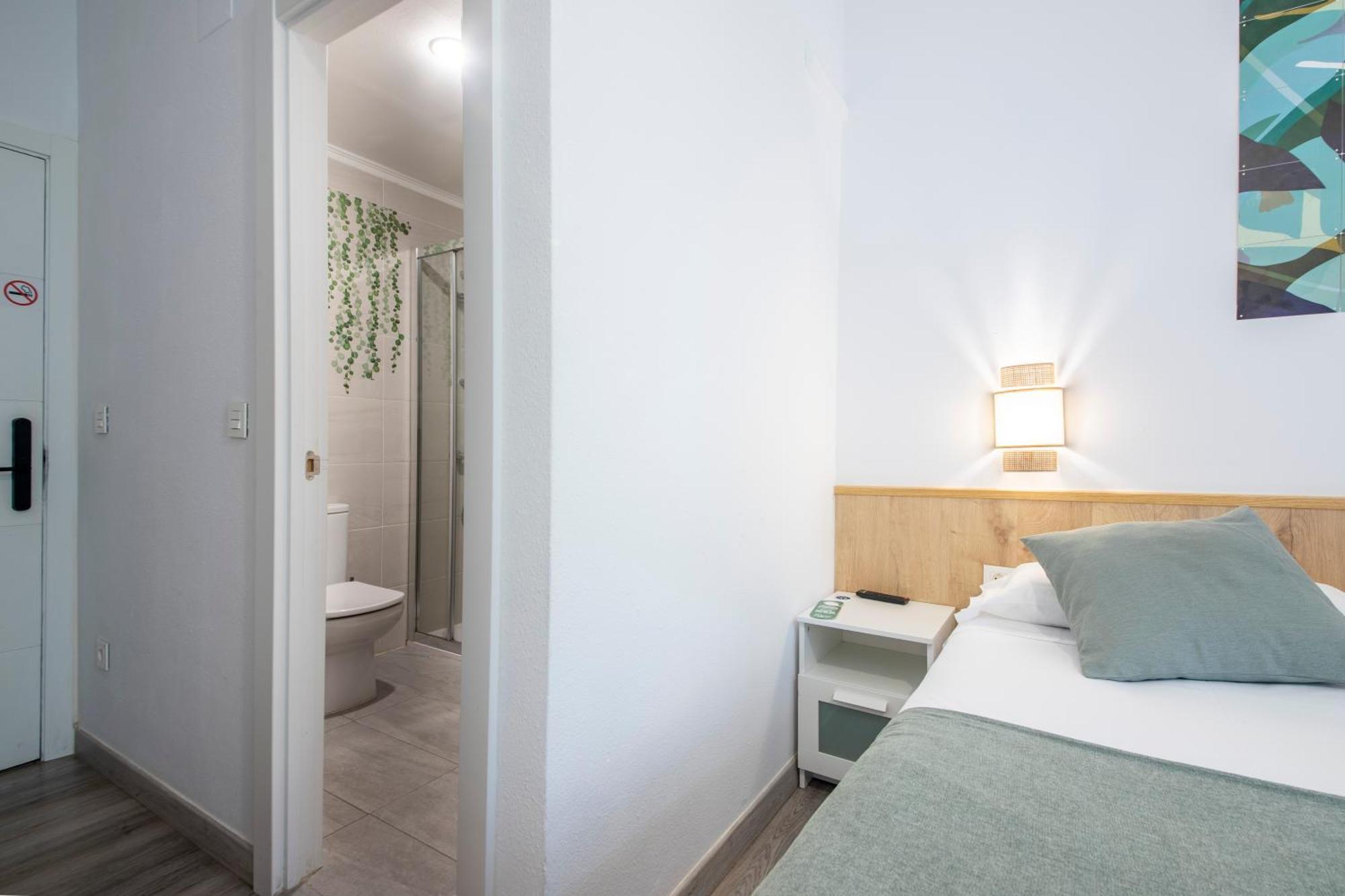 Pension Donostiarra San Sebastián Esterno foto