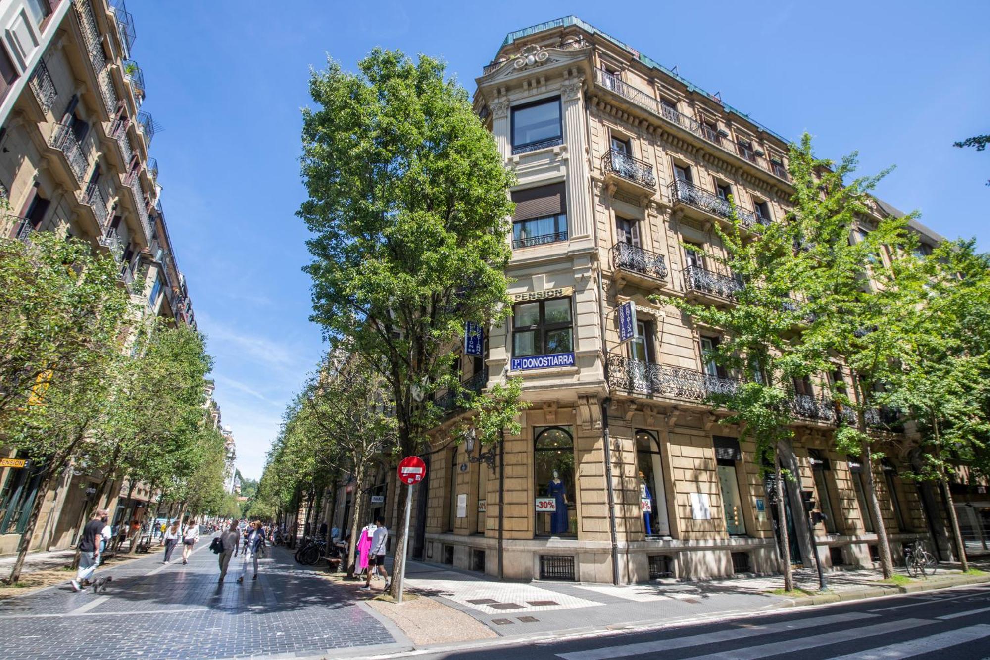 Pension Donostiarra San Sebastián Esterno foto
