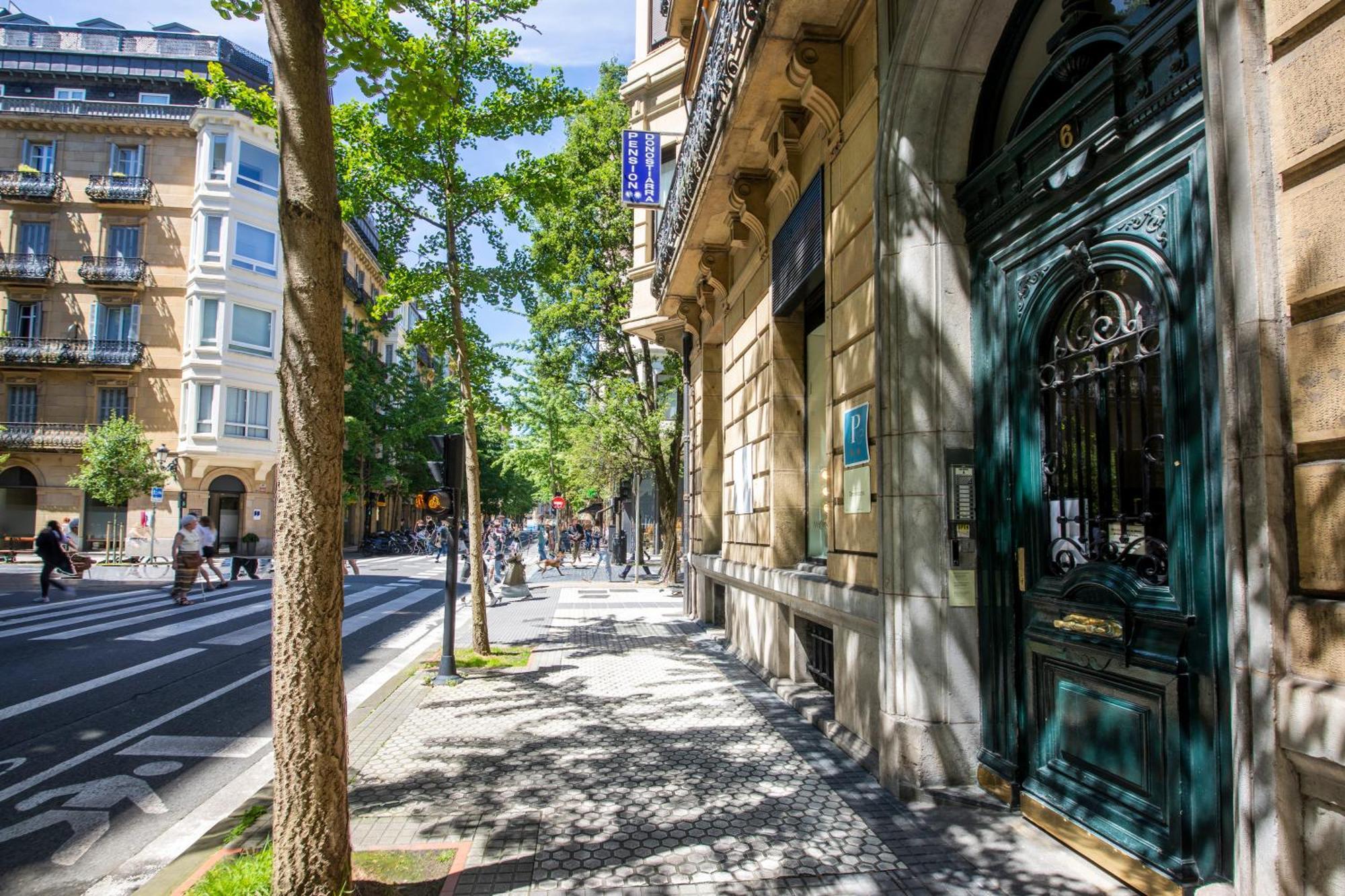 Pension Donostiarra San Sebastián Esterno foto