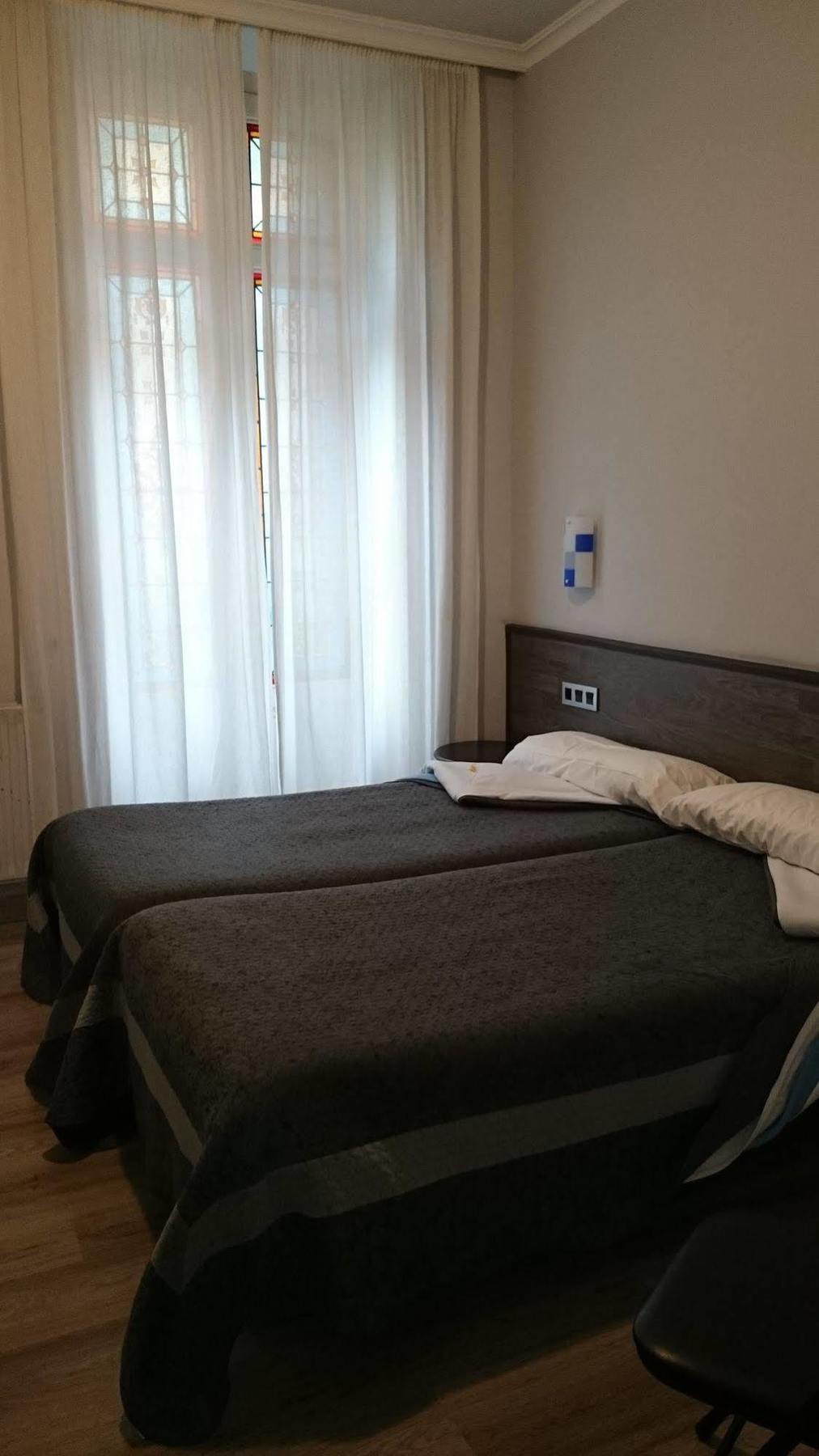 Pension Donostiarra San Sebastián Esterno foto